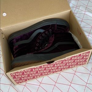 SK8-HI Velvet Vans